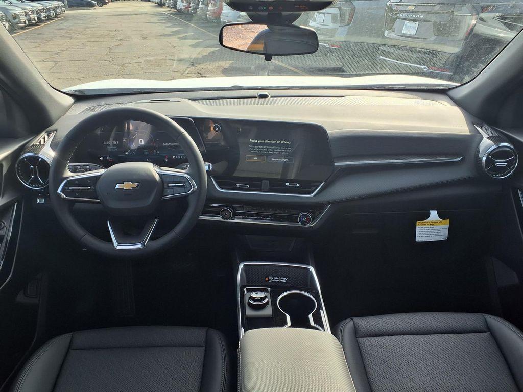 new 2026 Chevrolet Equinox car, priced at $28,095