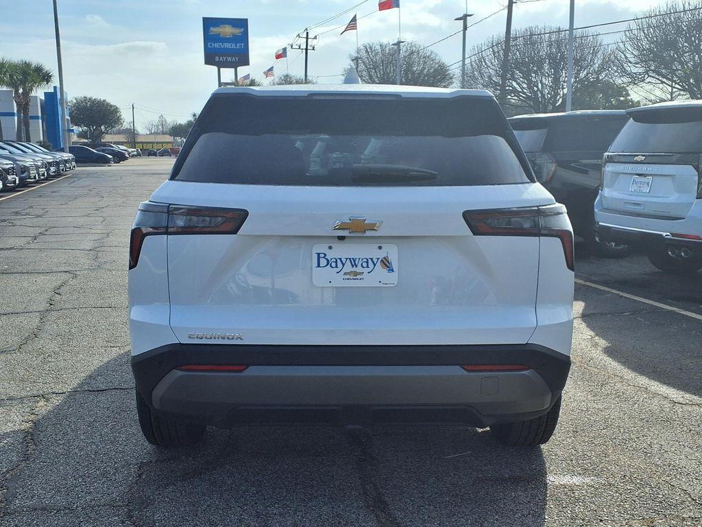 new 2026 Chevrolet Equinox car, priced at $28,095
