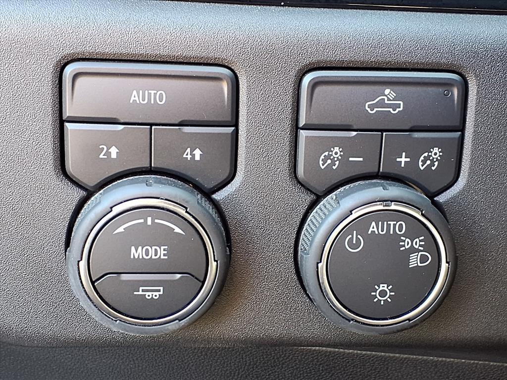 used 2025 Chevrolet Silverado 1500 car, priced at $38,690