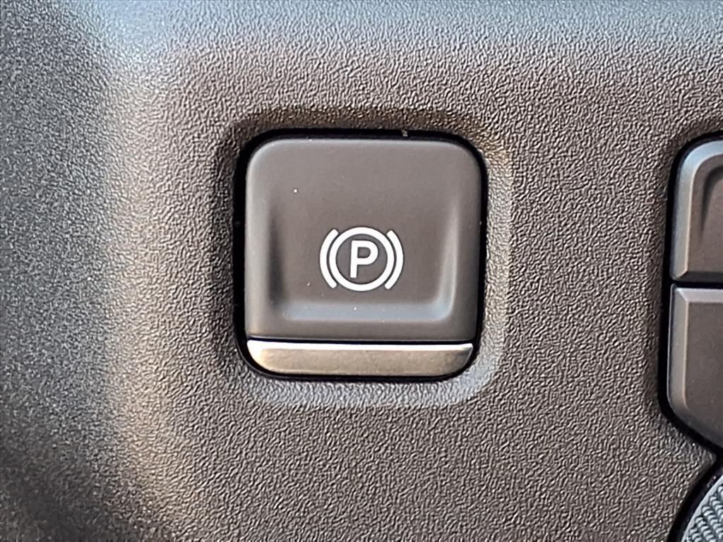 used 2025 Chevrolet Silverado 1500 car, priced at $38,690