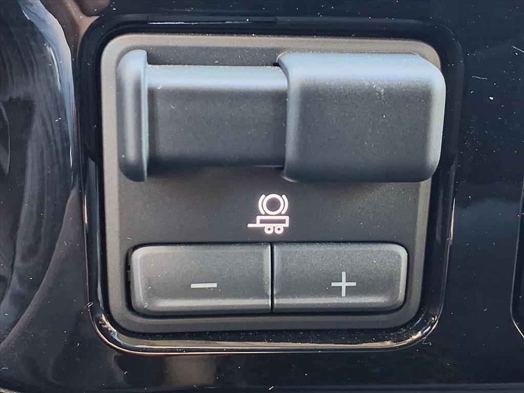 used 2025 Chevrolet Silverado 1500 car, priced at $38,690