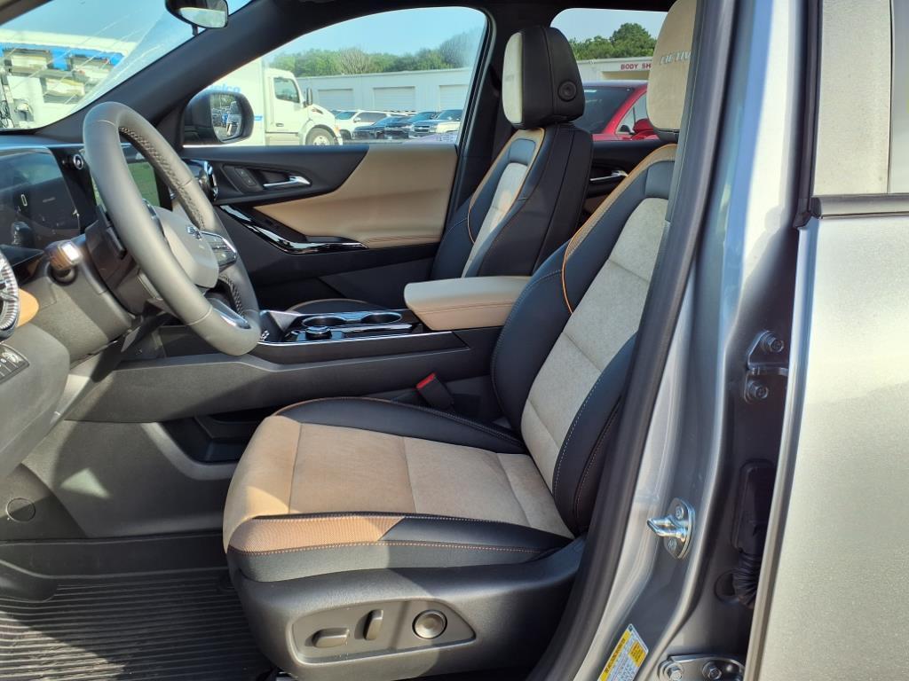 new 2026 Chevrolet Equinox car, priced at $32,655