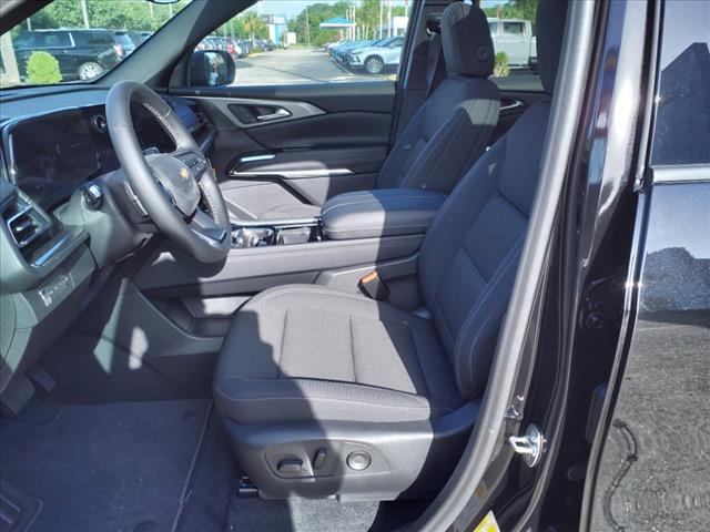 new 2024 Chevrolet Traverse car, priced at $44,895