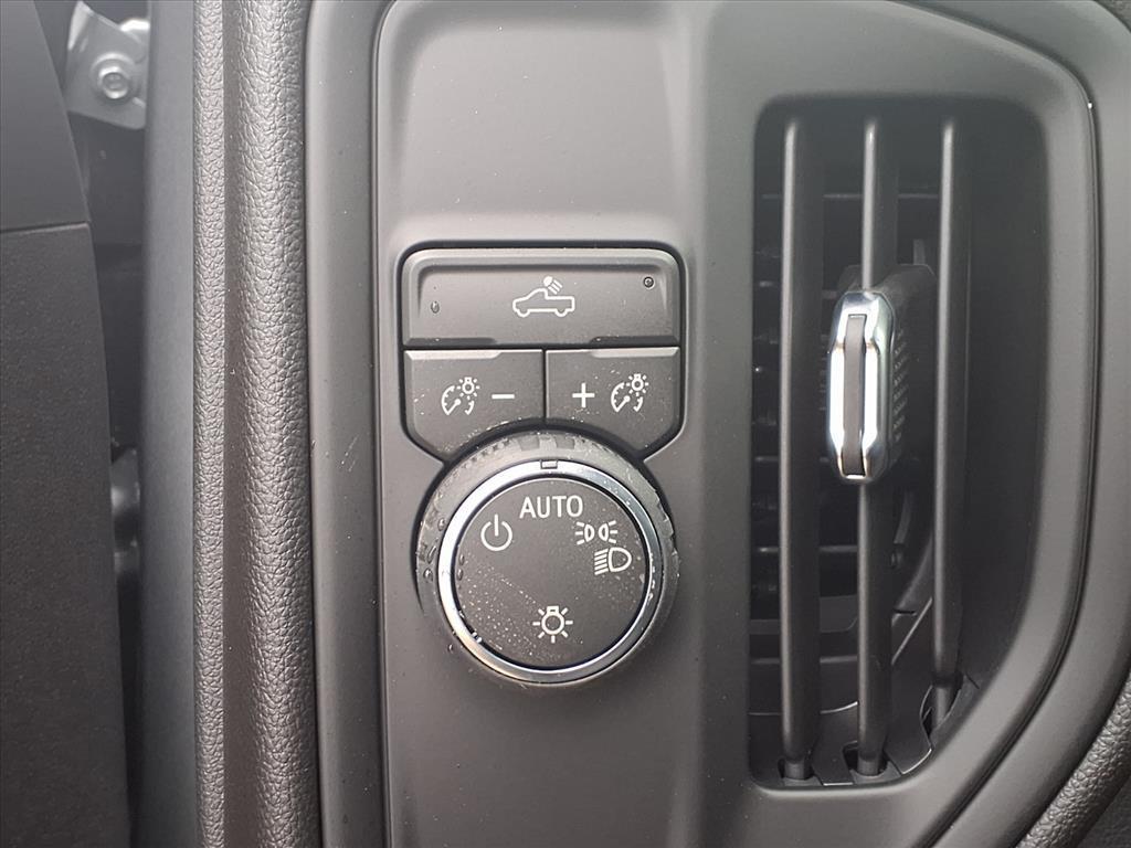 new 2026 Chevrolet Silverado 1500 car, priced at $32,660