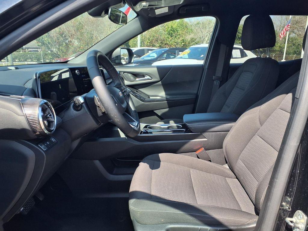 used 2025 Chevrolet Equinox car, priced at $23,004