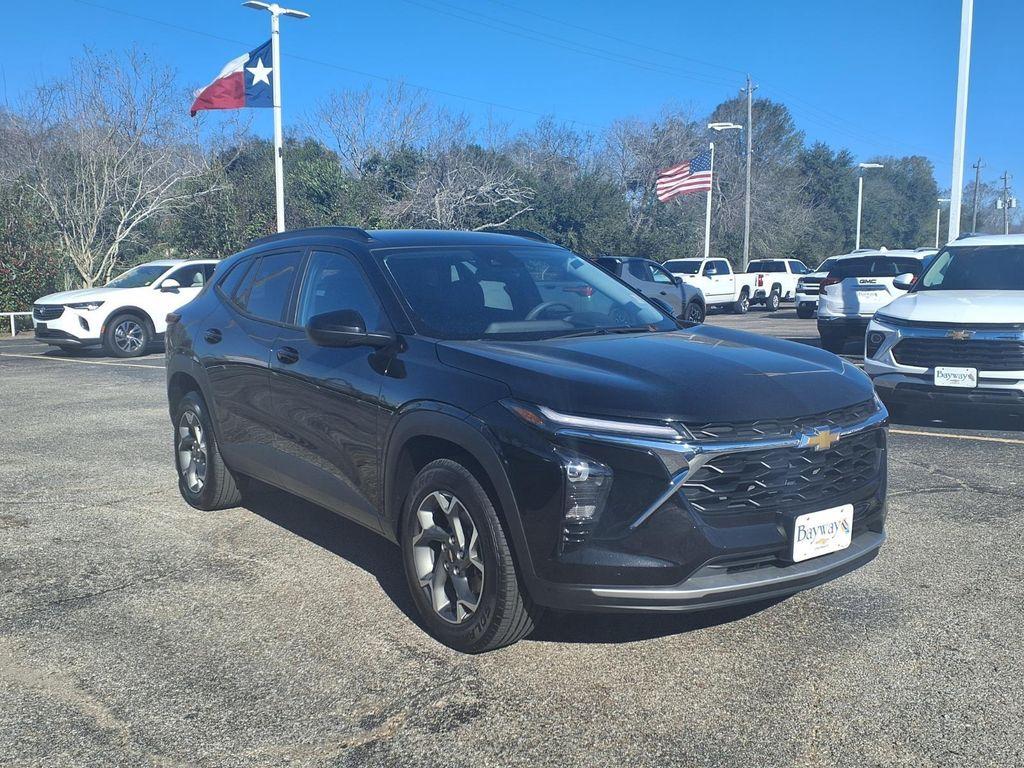 used 2025 Chevrolet Trax car, priced at $19,470