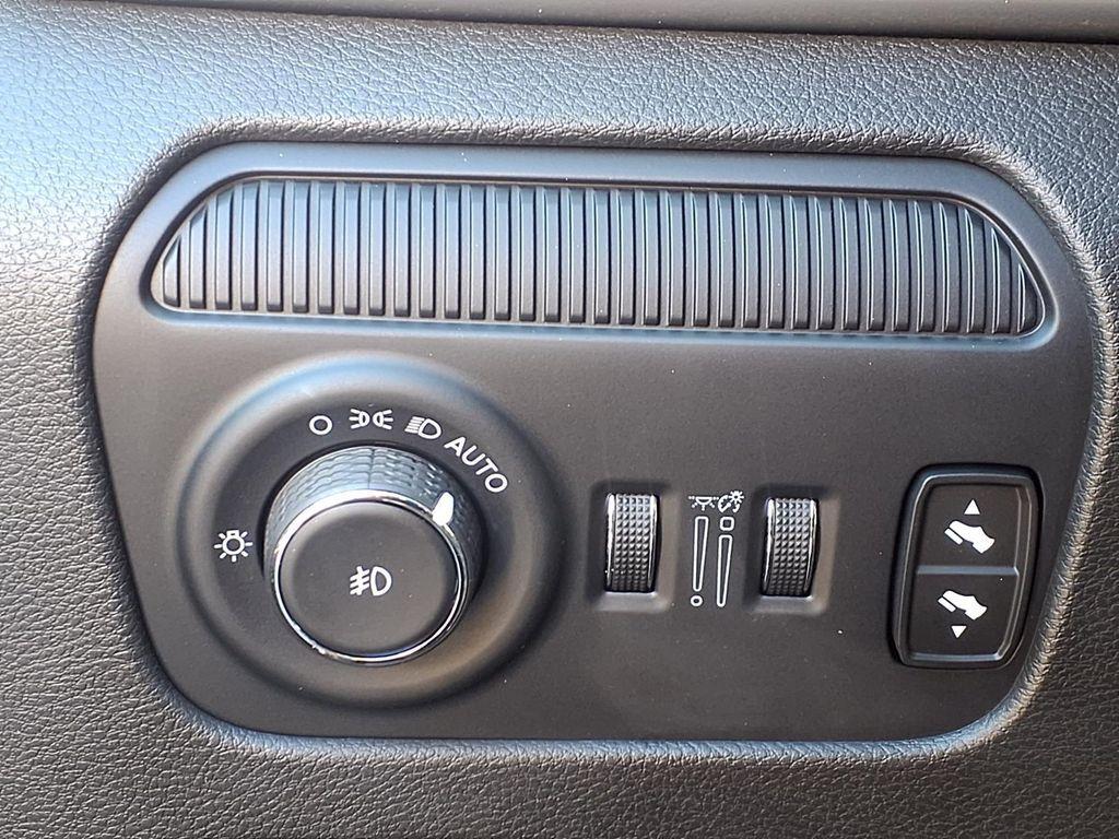 used 2024 Jeep Wagoneer L car, priced at $37,384