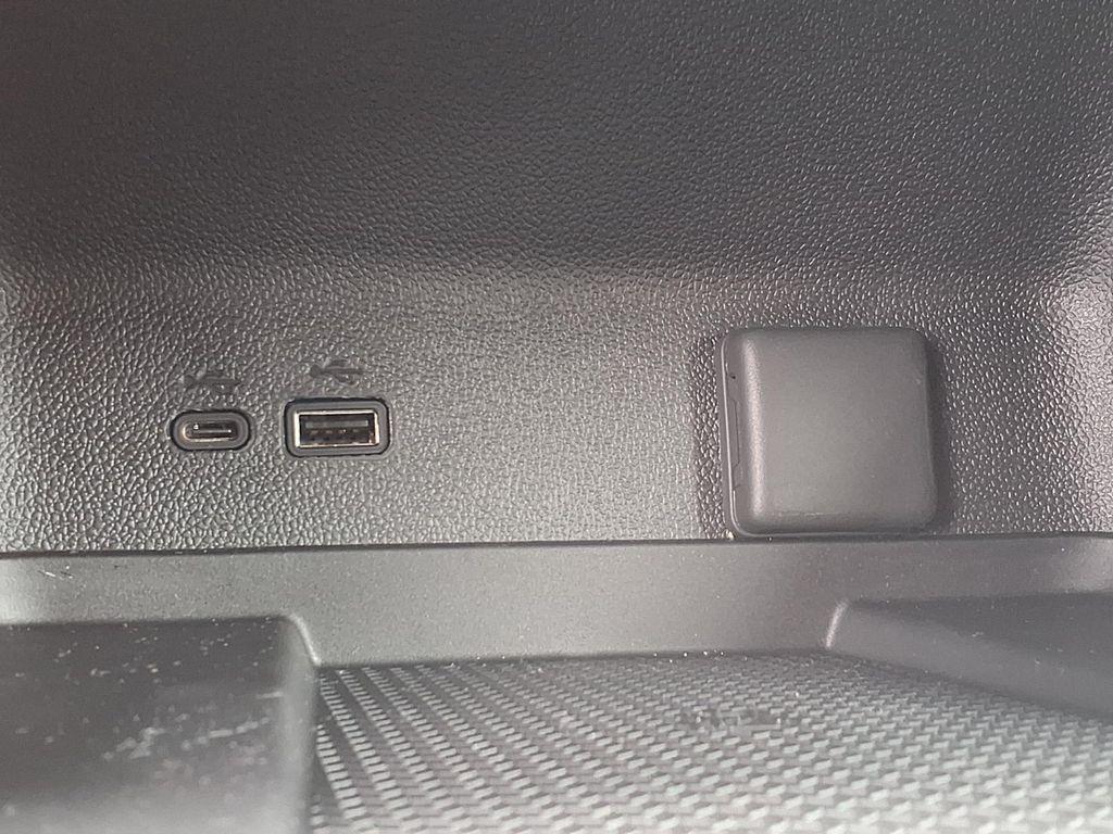 new 2026 Chevrolet Traverse car, priced at $44,024