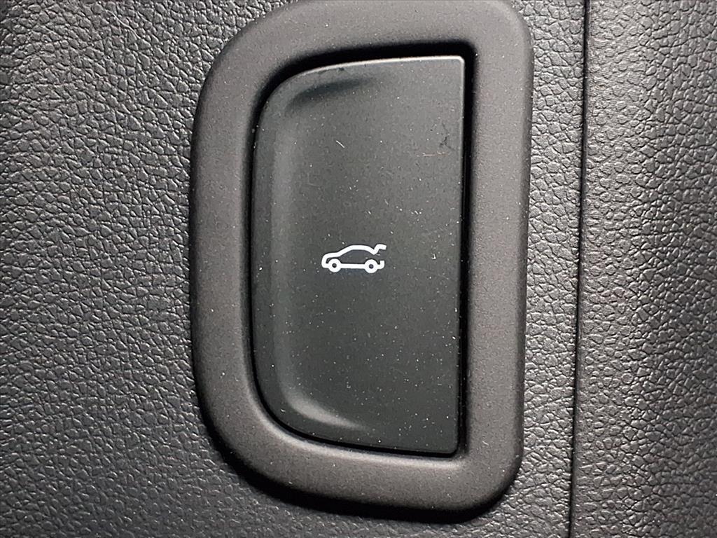 new 2026 Chevrolet Traverse car, priced at $40,405