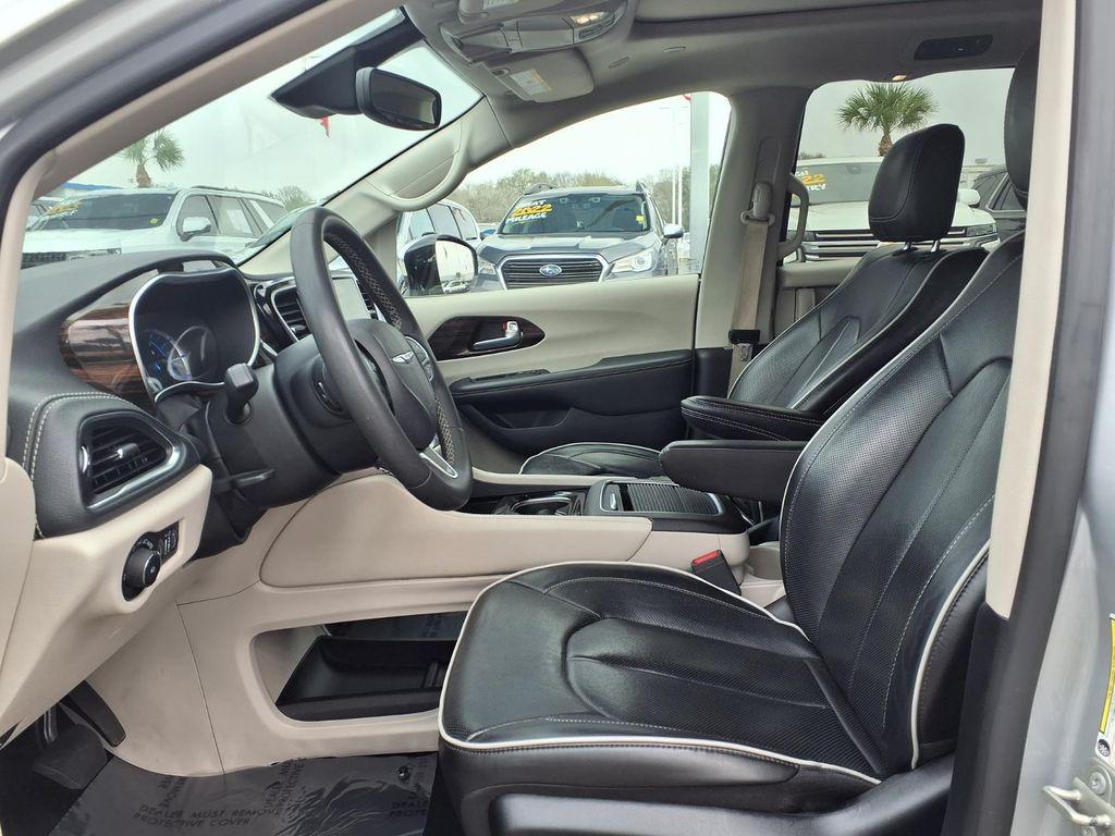 used 2023 Chrysler Pacifica Hybrid car, priced at $23,982