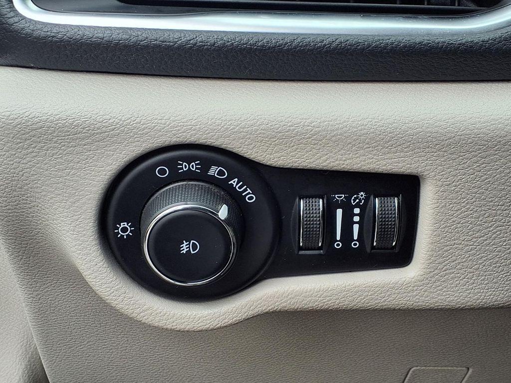 used 2023 Chrysler Pacifica Hybrid car, priced at $23,982