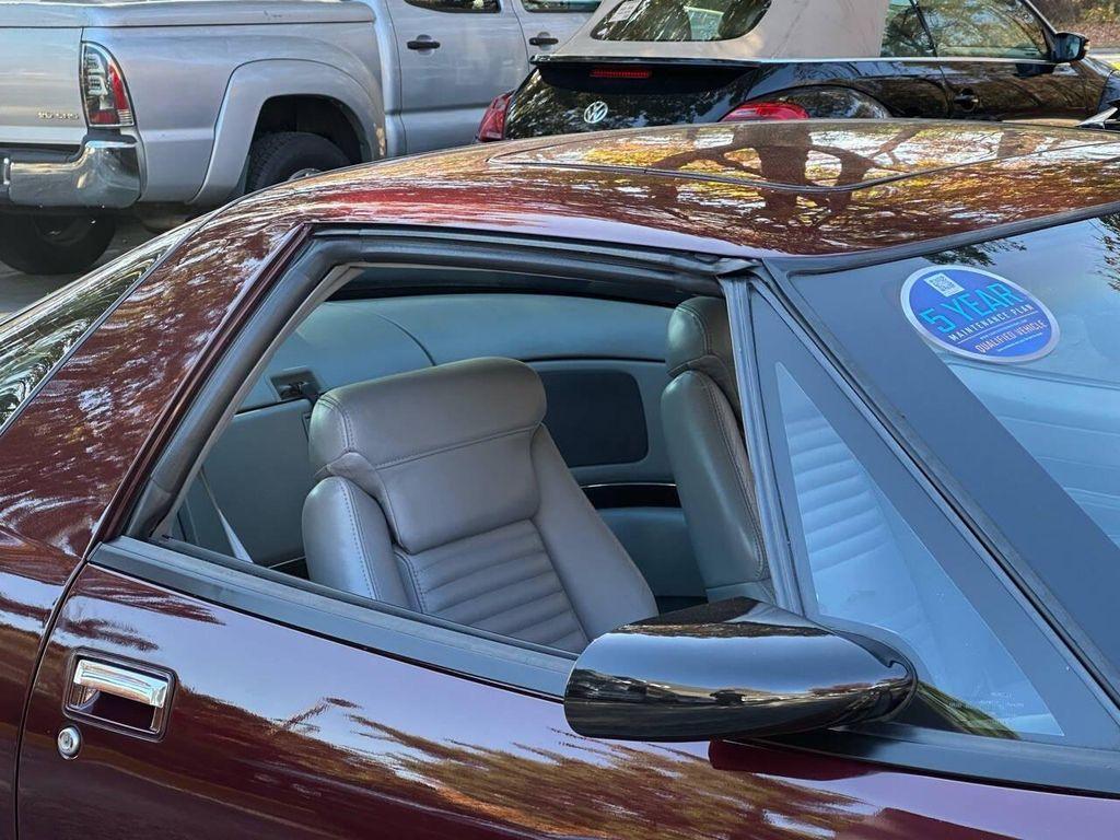 used 1990 Buick Reatta car, priced at $5,995