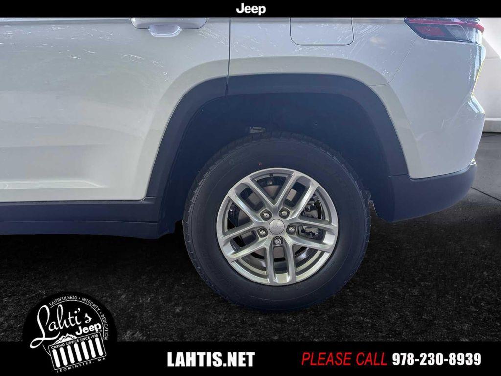 new 2025 Jeep Grand Cherokee car, priced at $42,700