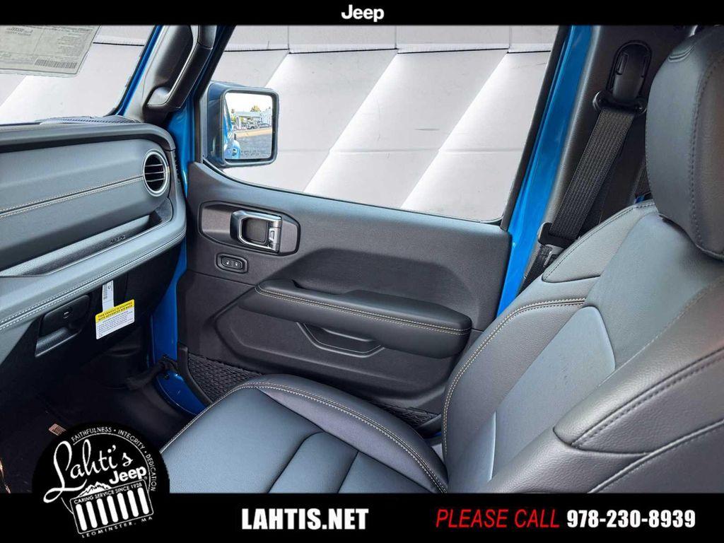 new 2025 Jeep Gladiator car, priced at $51,300