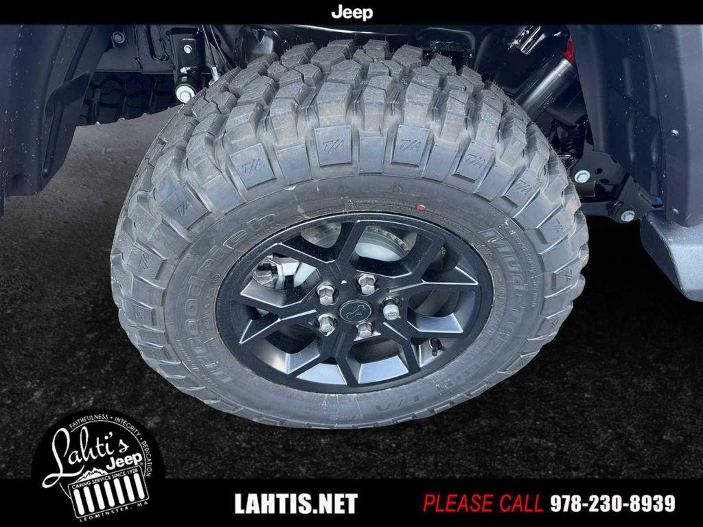 new 2025 Jeep Gladiator car, priced at $51,300