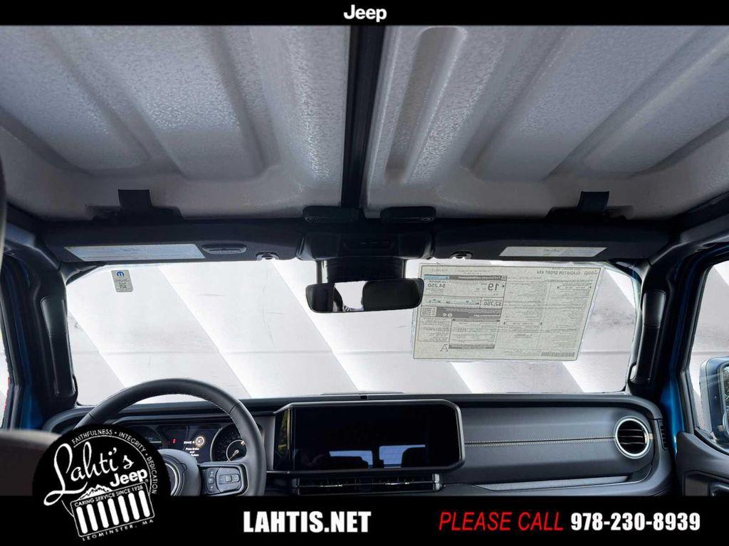 new 2025 Jeep Gladiator car, priced at $51,300