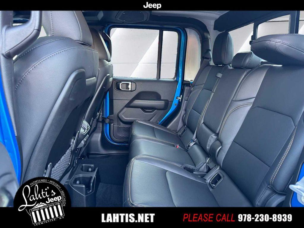 new 2025 Jeep Gladiator car, priced at $51,300