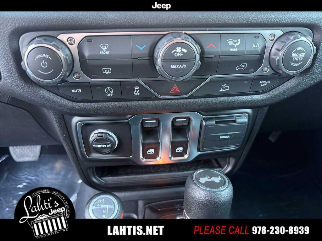 new 2026 Jeep Wrangler car, priced at $43,370