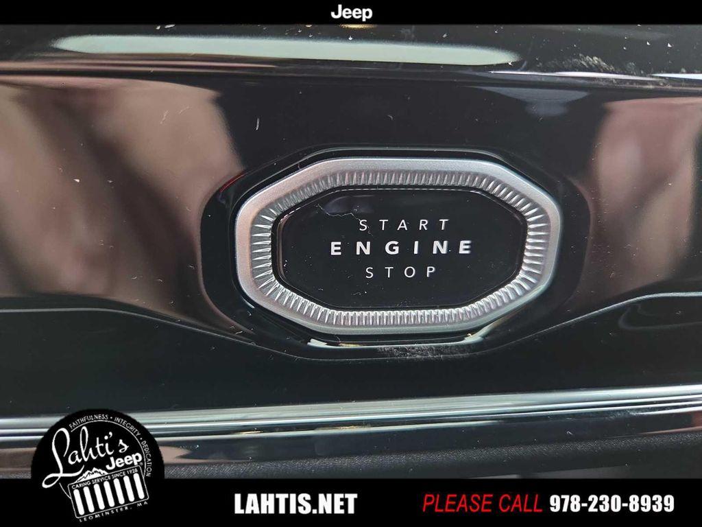 new 2026 Jeep Grand Cherokee car, priced at $47,402