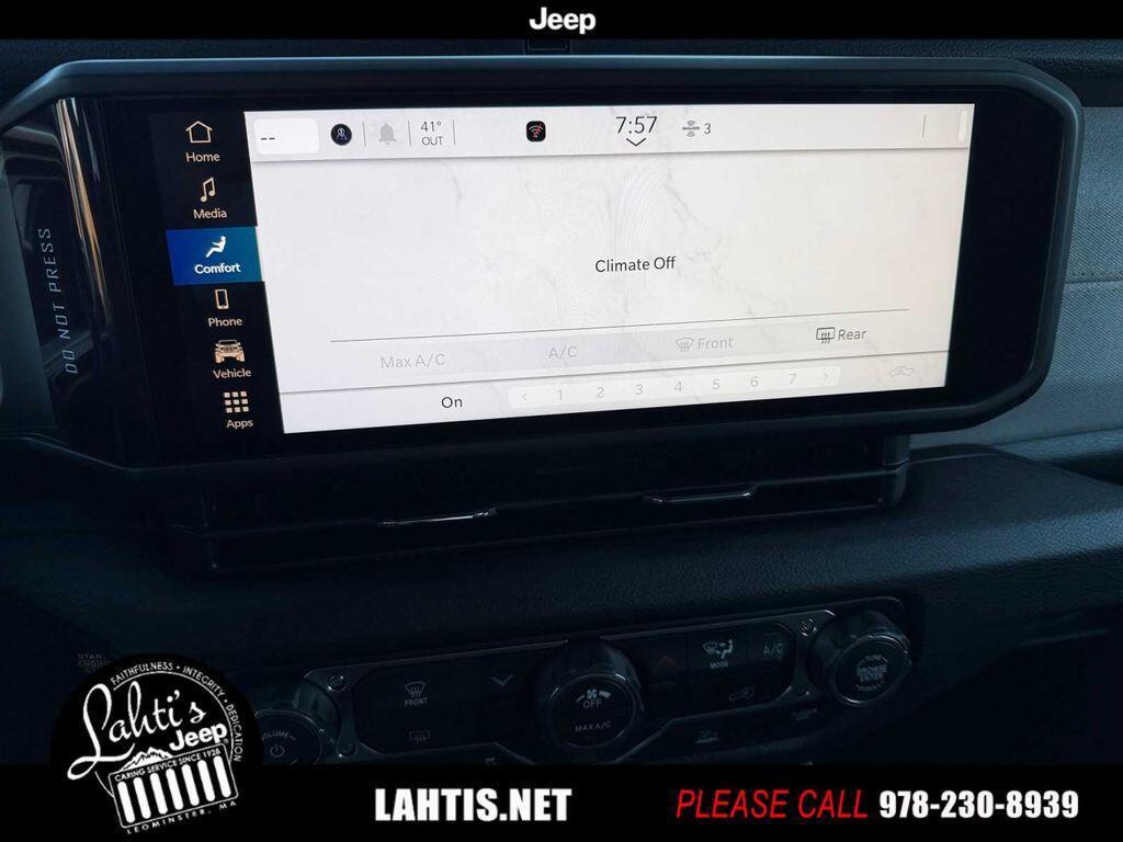 new 2026 Jeep Gladiator car, priced at $47,015