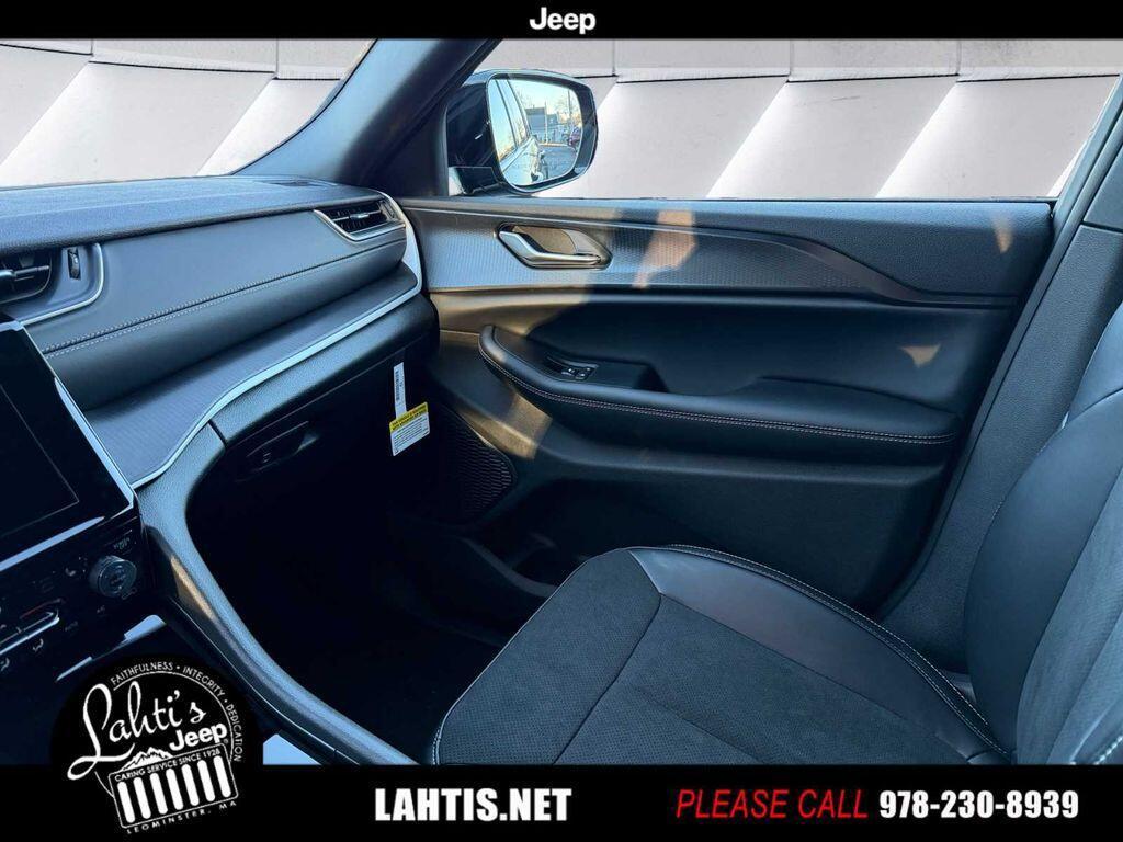 new 2025 Jeep Grand Cherokee car, priced at $45,362