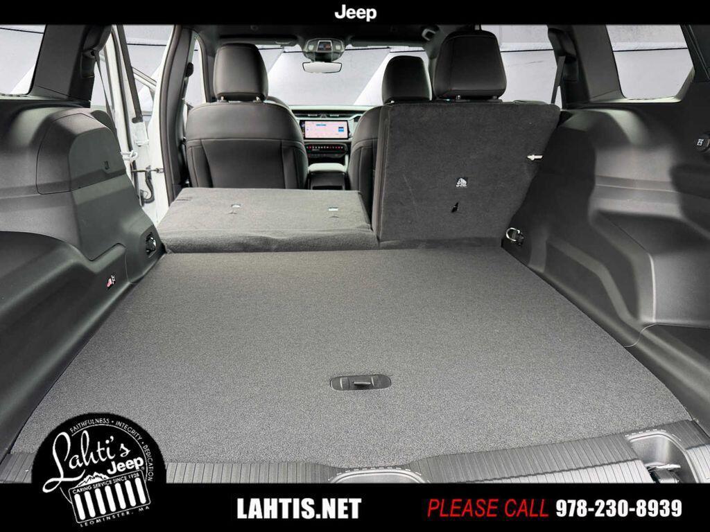 new 2026 Jeep Cherokee car, priced at $40,884