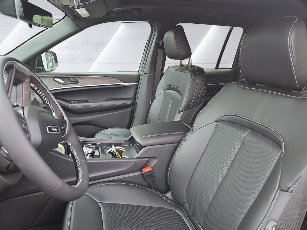 new 2026 Jeep Grand Cherokee car, priced at $49,629