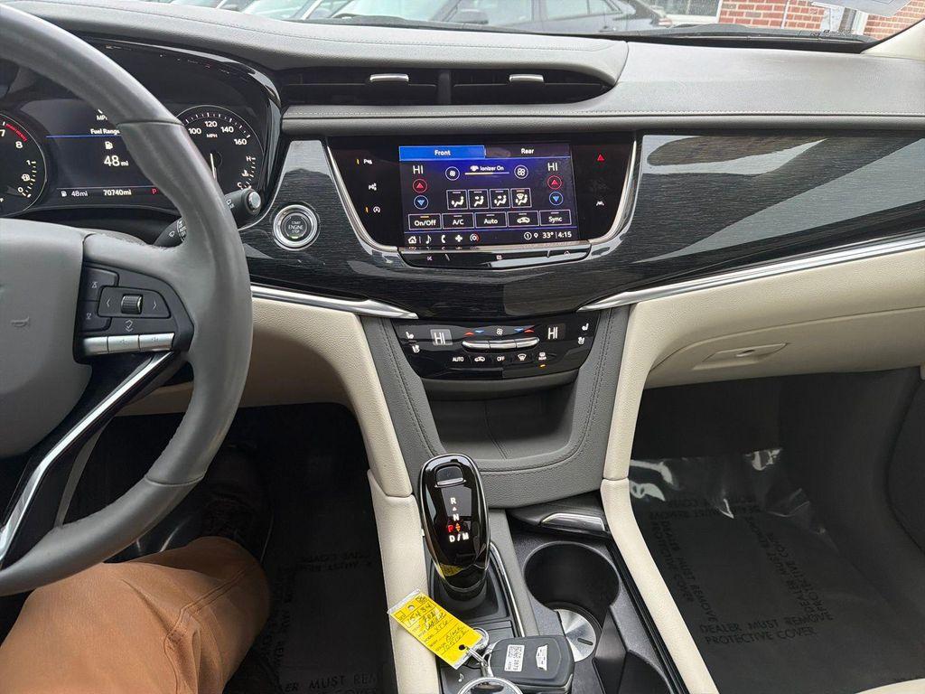 used 2021 Cadillac XT6 car, priced at $26,195