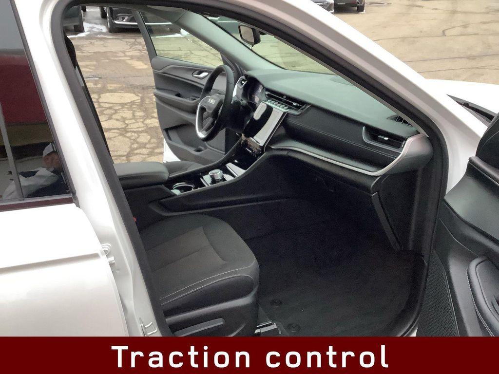 used 2023 Jeep Grand Cherokee car, priced at $24,975