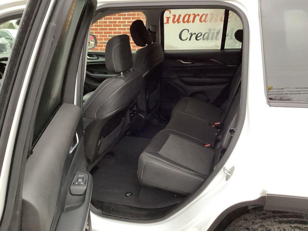 used 2023 Jeep Grand Cherokee car, priced at $24,975