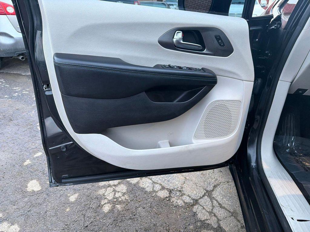 used 2021 Chrysler Pacifica car, priced at $18,833