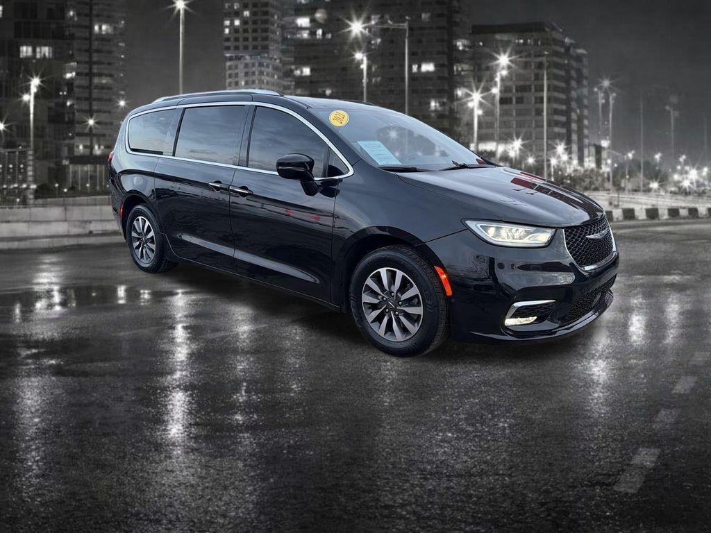 used 2021 Chrysler Pacifica car, priced at $18,833