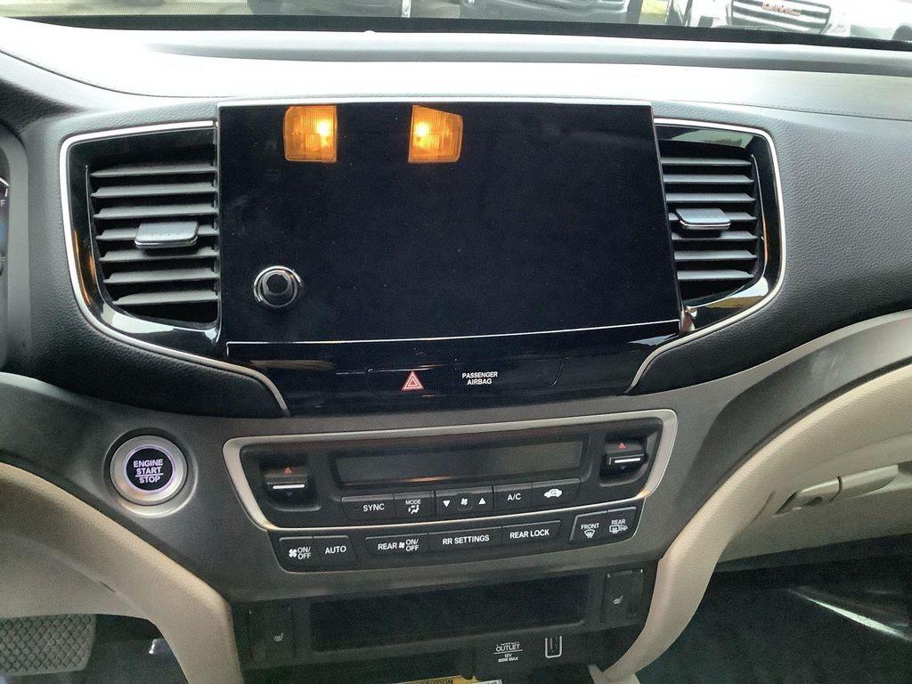 used 2022 Honda Pilot car, priced at $25,199