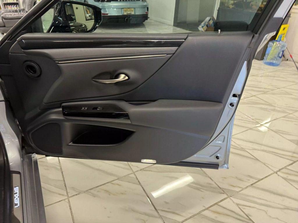 used 2022 Lexus ES 350 car, priced at $31,998