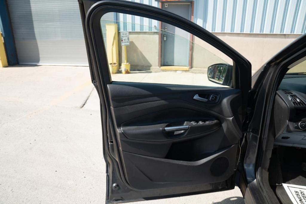 used 2015 Ford Escape car, priced at $7,998