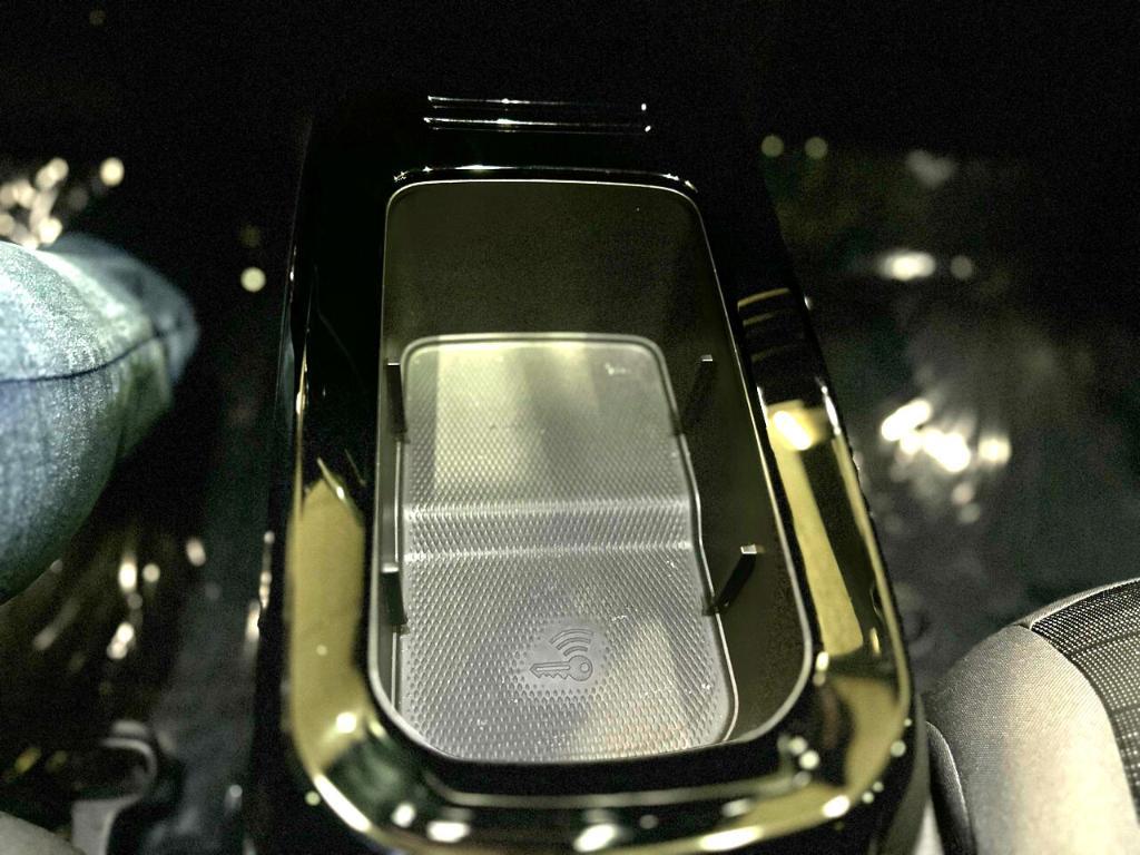 2022 Glacier White Volkswagen ID.4