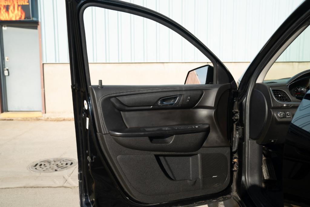 used 2017 Chevrolet Traverse car, priced at $5,995