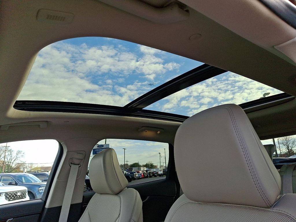 used 2022 Lincoln Nautilus car, priced at $33,691