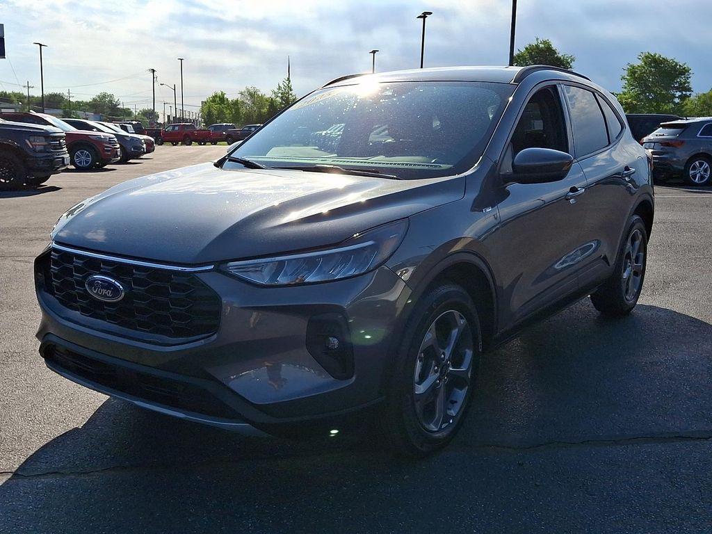 used 2025 Ford Escape car, priced at $26,194