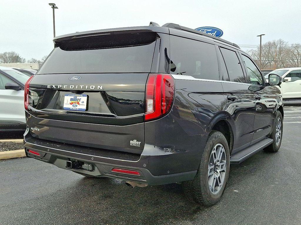 used 2025 Ford Expedition car, priced at $61,990