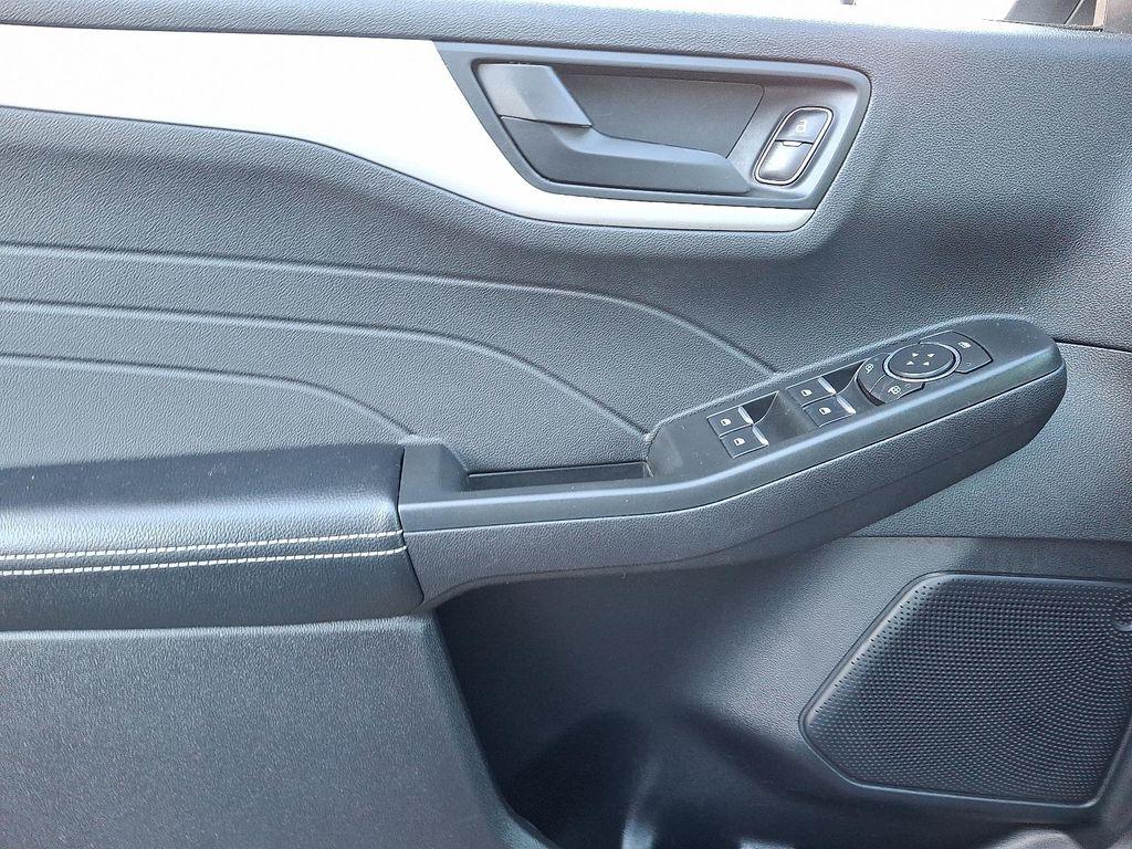 used 2022 Ford Escape car, priced at $19,995