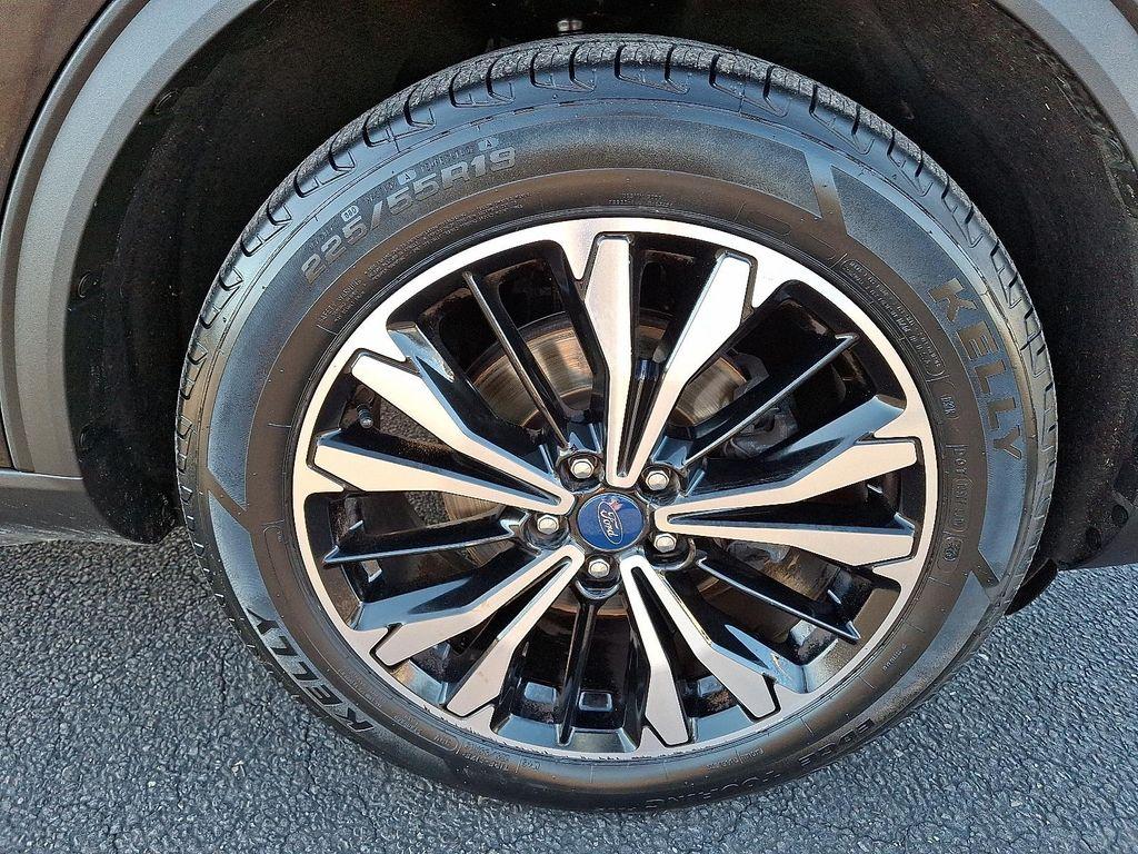 used 2022 Ford Escape car, priced at $18,395