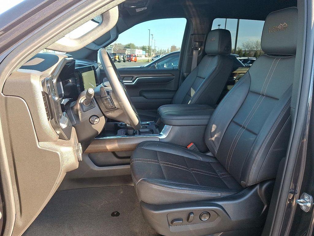 used 2024 Chevrolet Silverado 1500 car, priced at $48,690