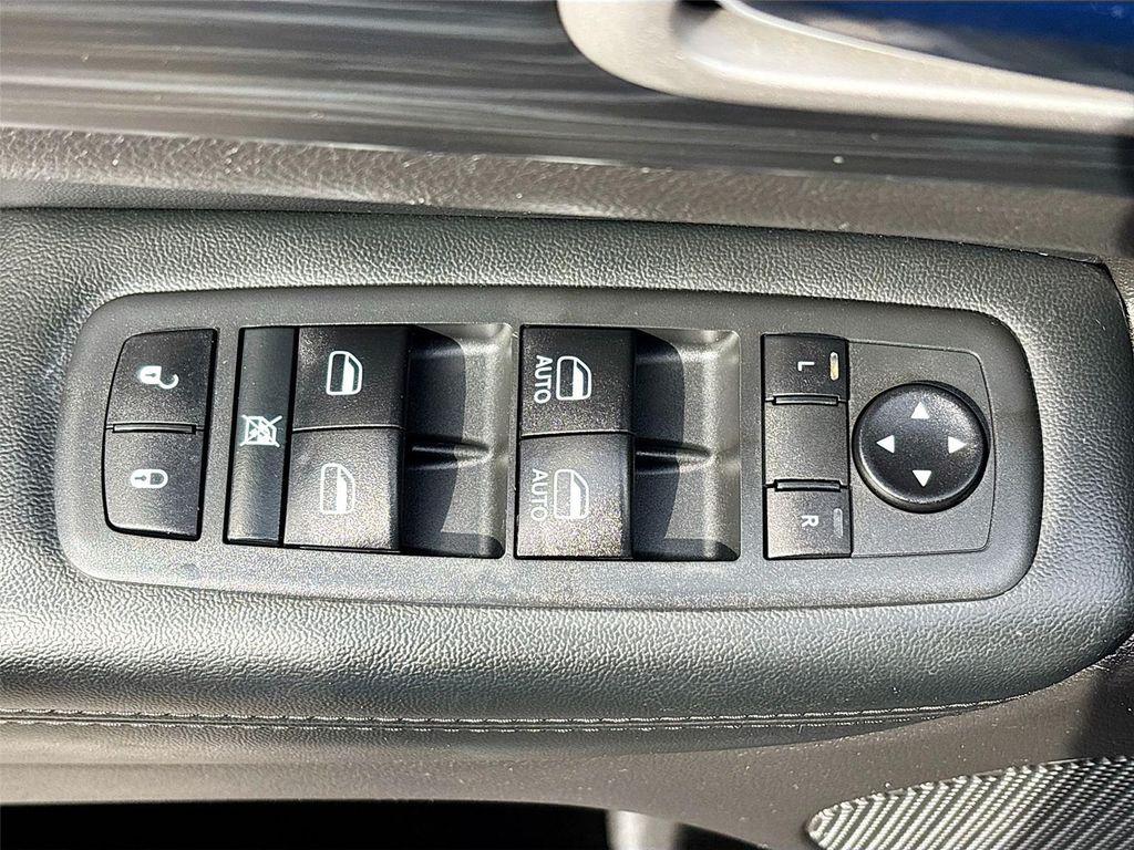 used 2020 Jeep Grand Cherokee car, priced at $18,595