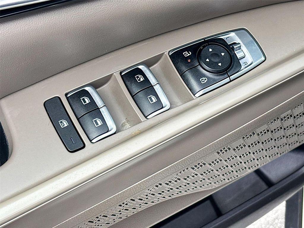 used 2025 Kia Carnival car, priced at $30,193