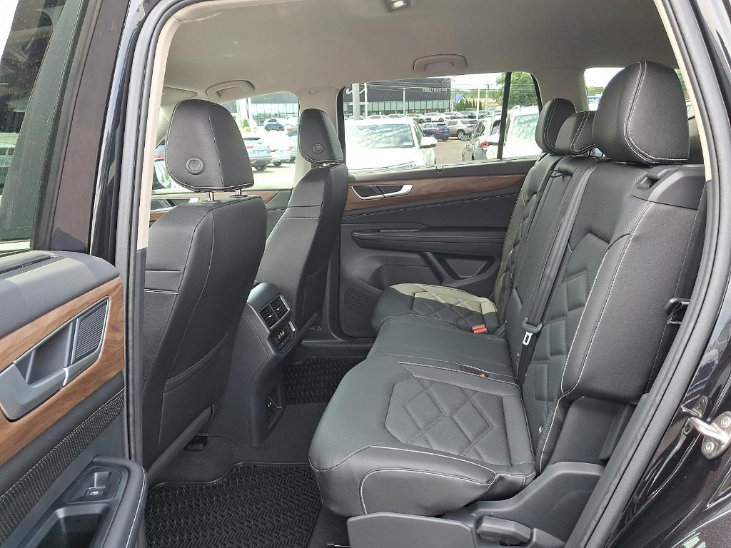 new 2026 Volkswagen Atlas car, priced at $45,685