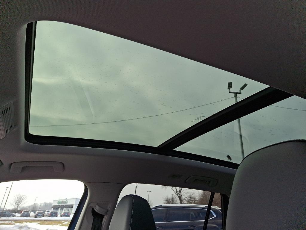 used 2025 Volkswagen Tiguan car, priced at $30,999