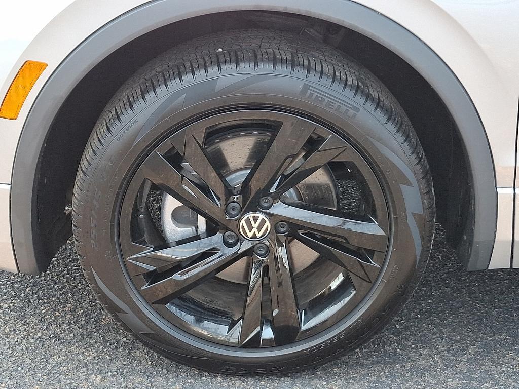 2024 Pyrite Silver Metallic Volkswagen Tiguan