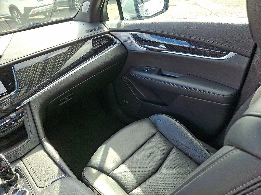 used 2023 Cadillac XT6 car, priced at $29,999