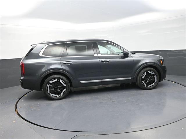 used 2023 Kia Telluride car, priced at $27,091